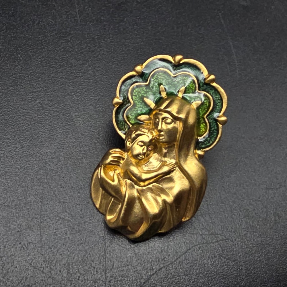 Avon 1993 Madonna Child Pin Gold Tone Religious Christmas Vintage